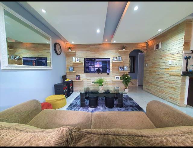 3 BEDROOM HOUSE FOR SALE IN SUMMER GREENS